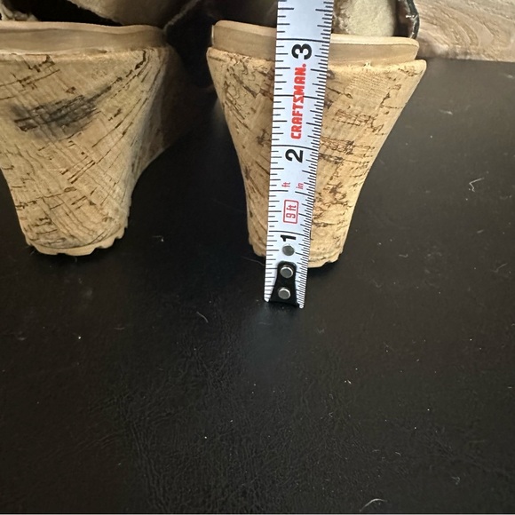 Crocs Womens A Leigh Leather Peep Toe Slingback Cork Wedge Sandals Black Size 6 - Picture 3 of 9